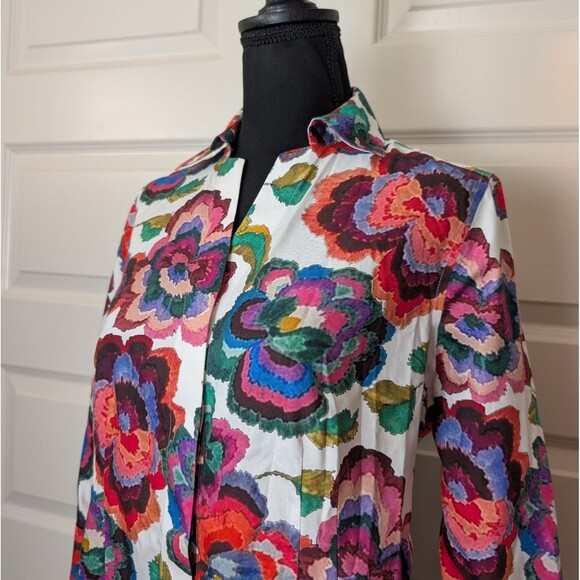 NWOT Investments Size 8 Petite Taylor Blouse Gold Label Non-Iron Abstract Floral - Picture 1 of 11